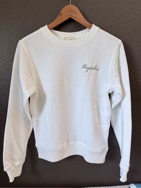 Magnolia White Sweatshirt with Embroidered Sage Script
